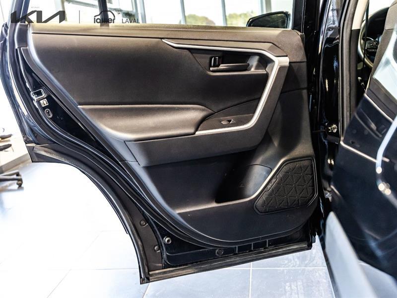 2020 Toyota RAV4 - Image 12