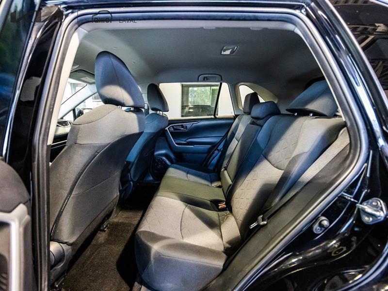 2020 Toyota RAV4 - Image 13
