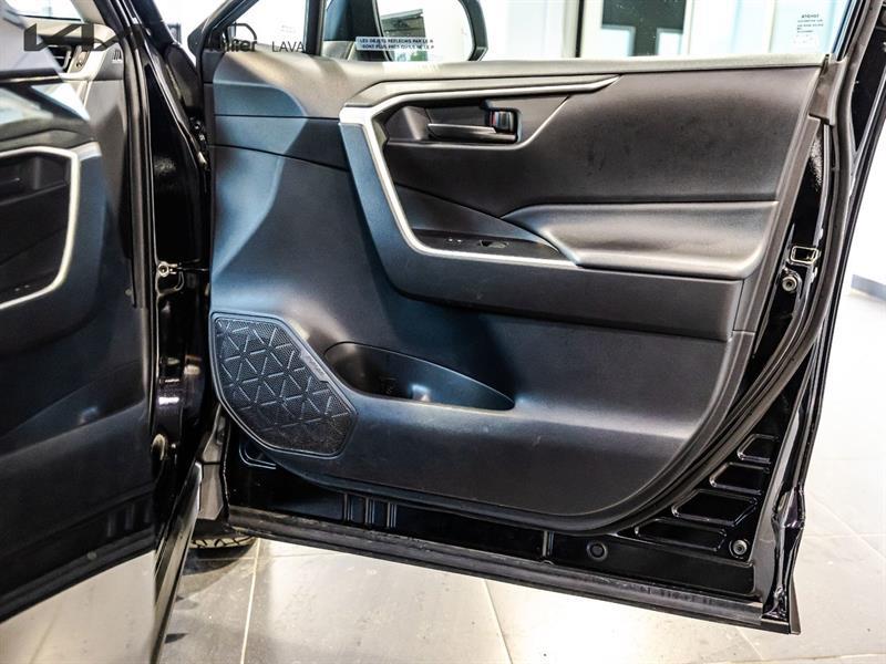 2020 Toyota RAV4 - Image 16