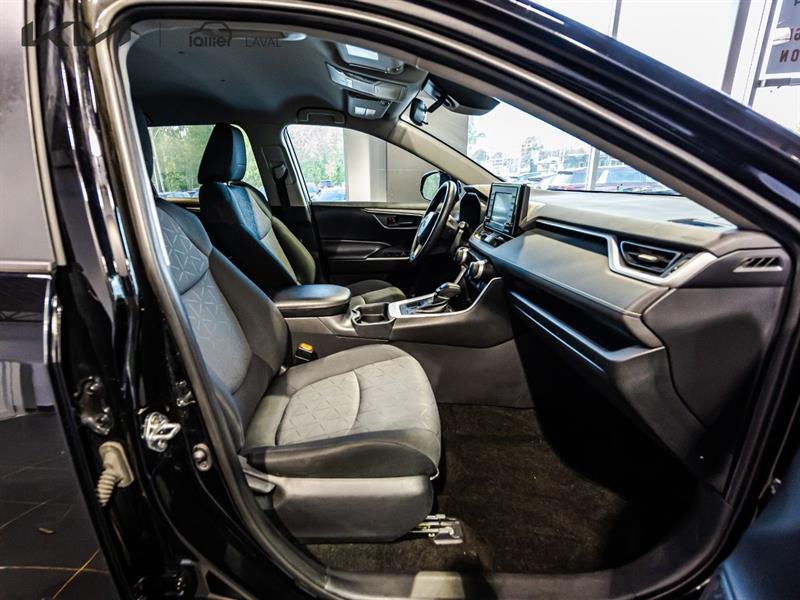 2020 Toyota RAV4 - Image 17