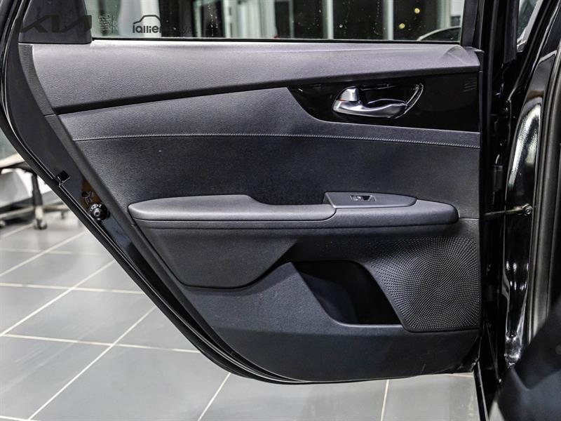 2020 Kia Forte - Image 21