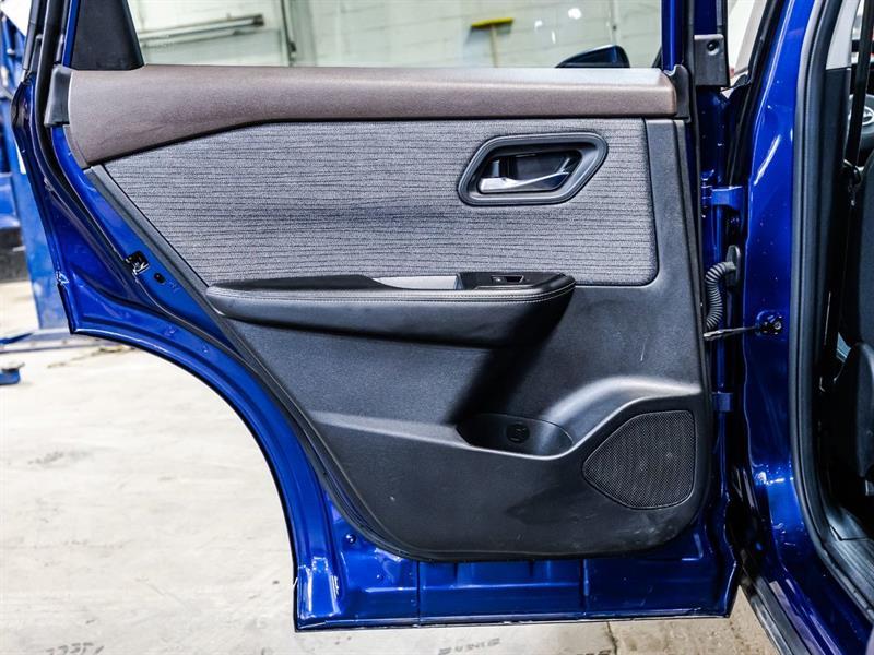 2023 Nissan Rogue - Image 13