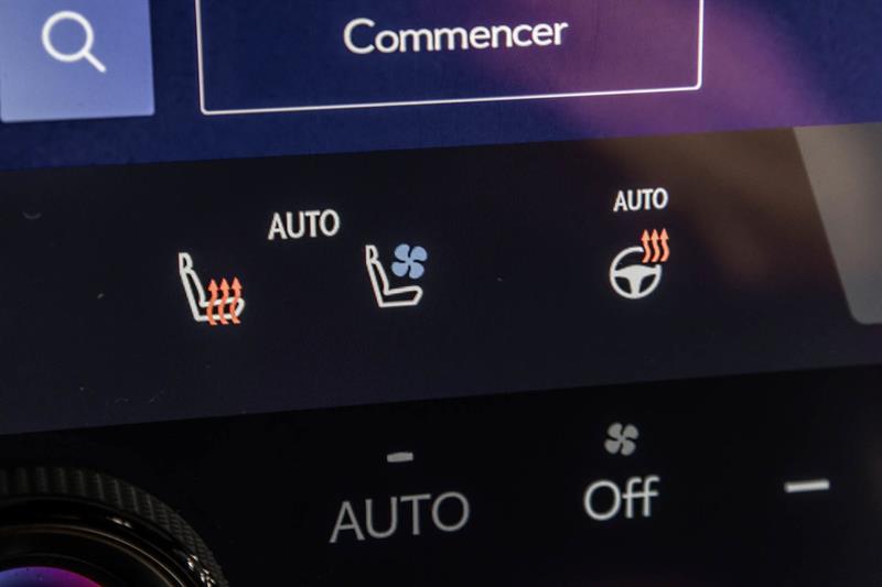 2022 Lexus NX - Image 32