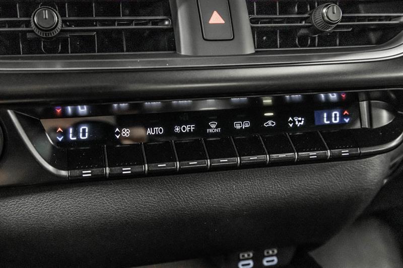 2025 Lexus UX - Image 28