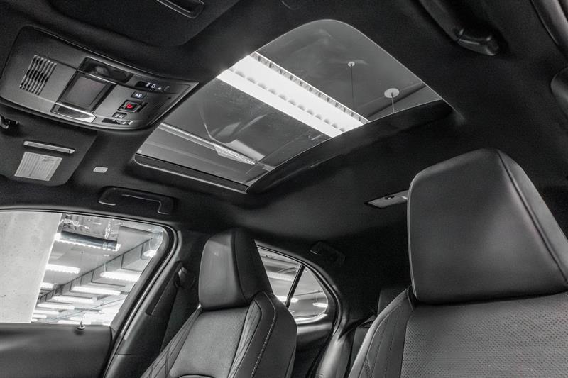 2025 Lexus UX - Image 33