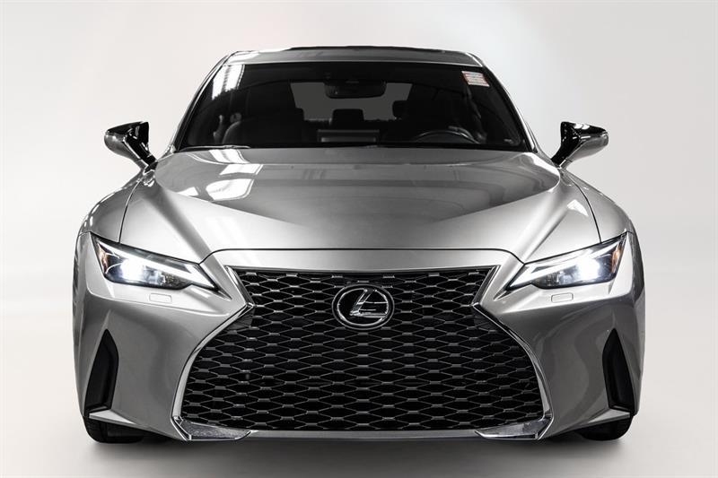 2022 Lexus IS - Image 2