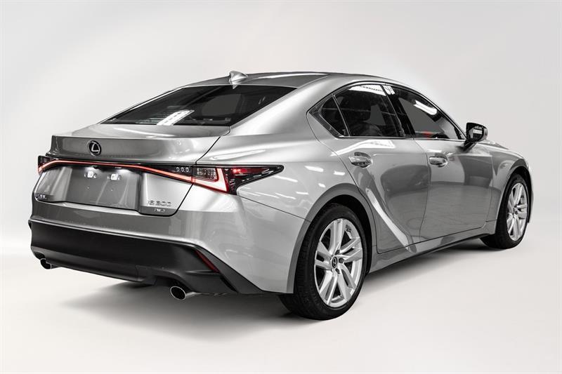 2022 Lexus IS - Image 6