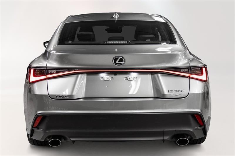 2022 Lexus IS - Image 8