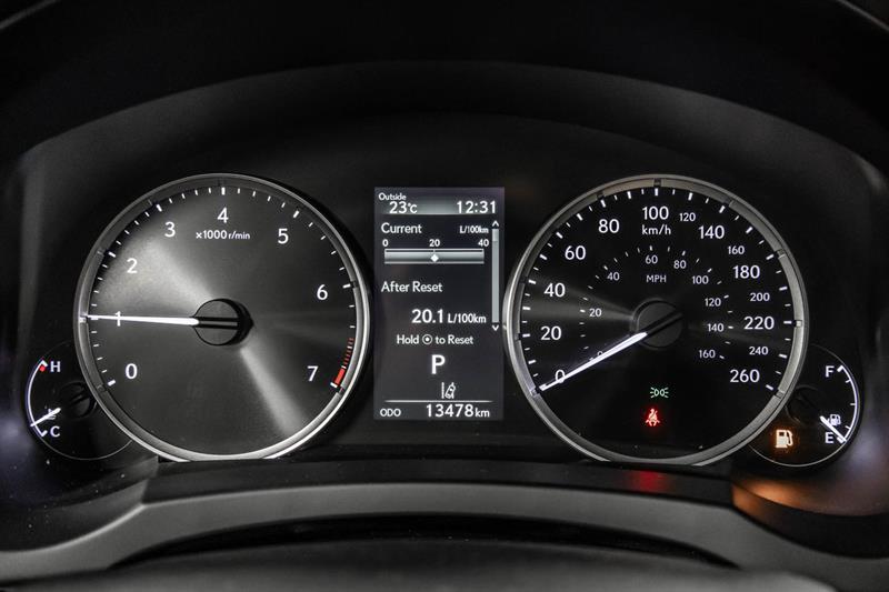 2022 Lexus IS - Image 21