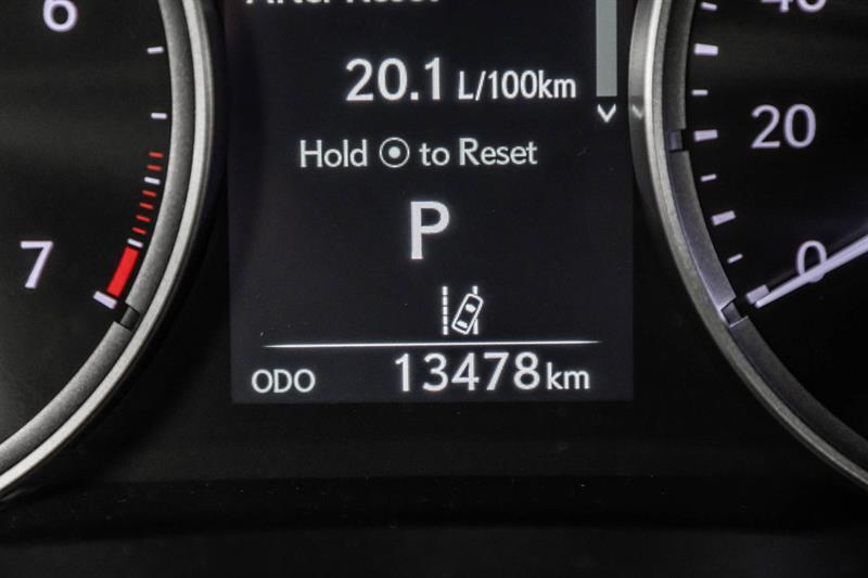 2022 Lexus IS - Image 22