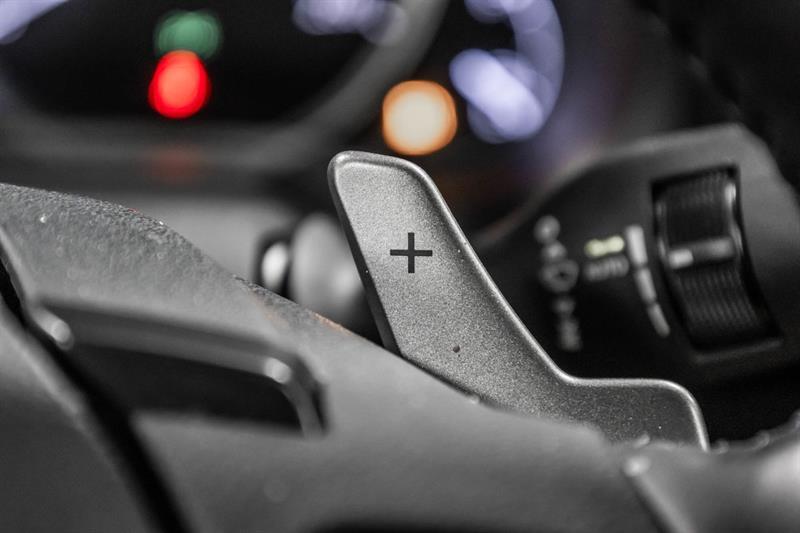 2022 Lexus IS - Image 23