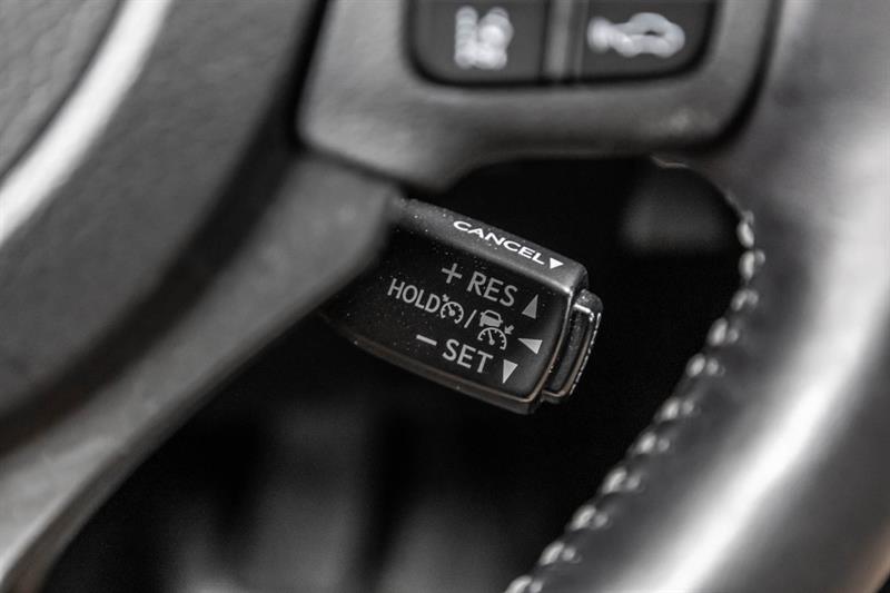 2022 Lexus IS - Image 24