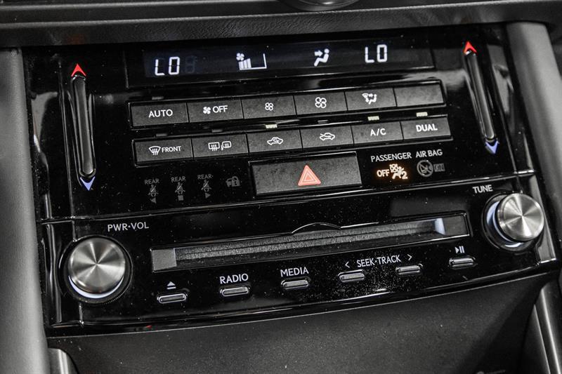 2022 Lexus IS - Image 28