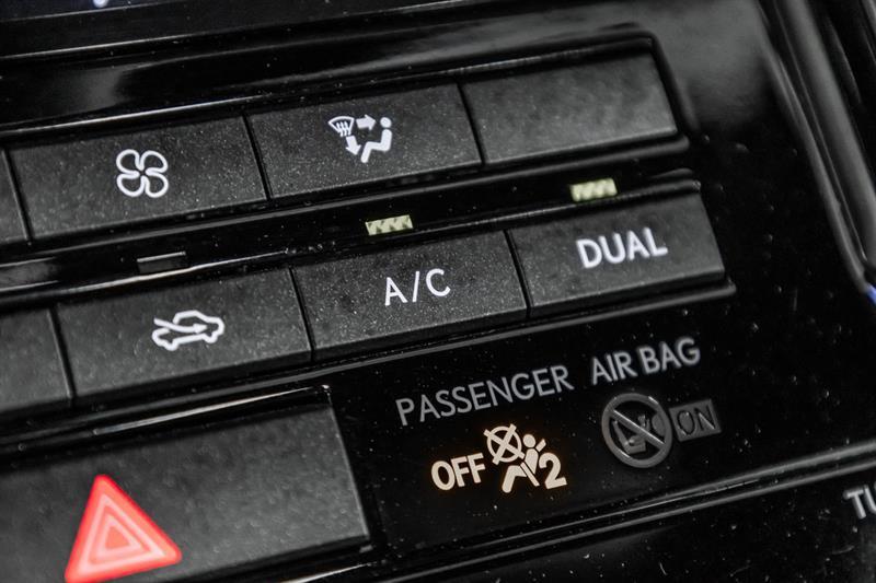 2022 Lexus IS - Image 29