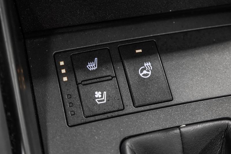 2022 Lexus IS - Image 30