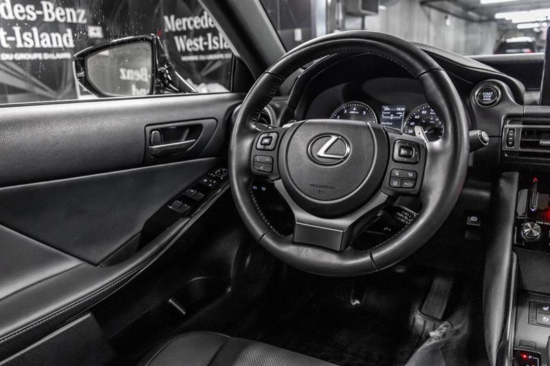 2022 Lexus IS - Image 38