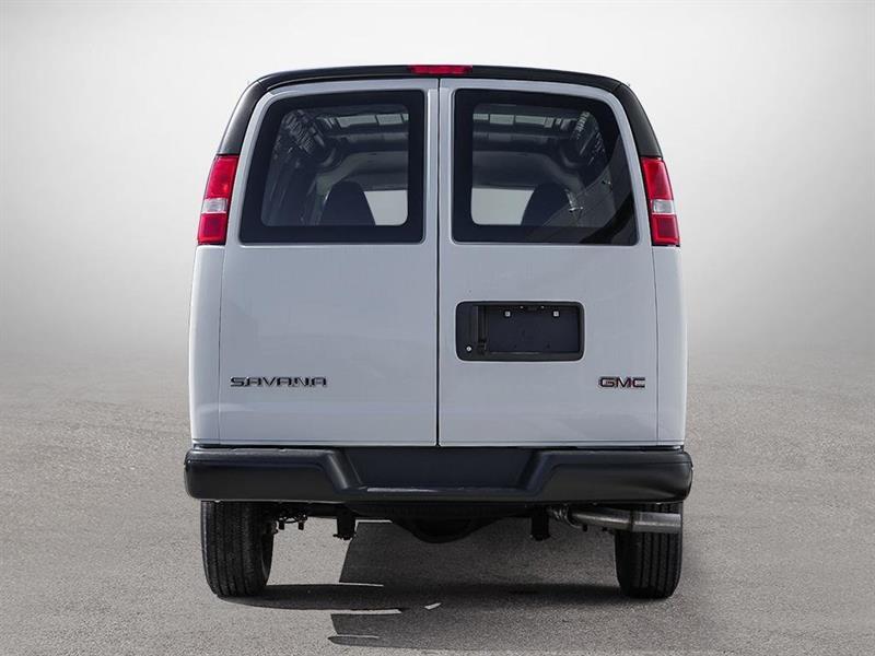 GMC Savana 5