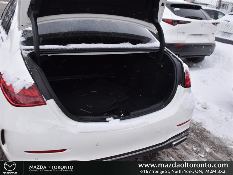 mercedes-benz C300 2023 - 9
