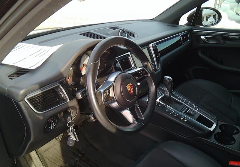 Porsche Macan 23