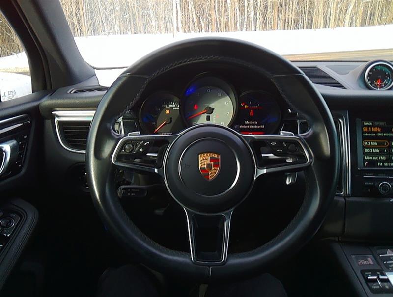 Porsche Macan 26