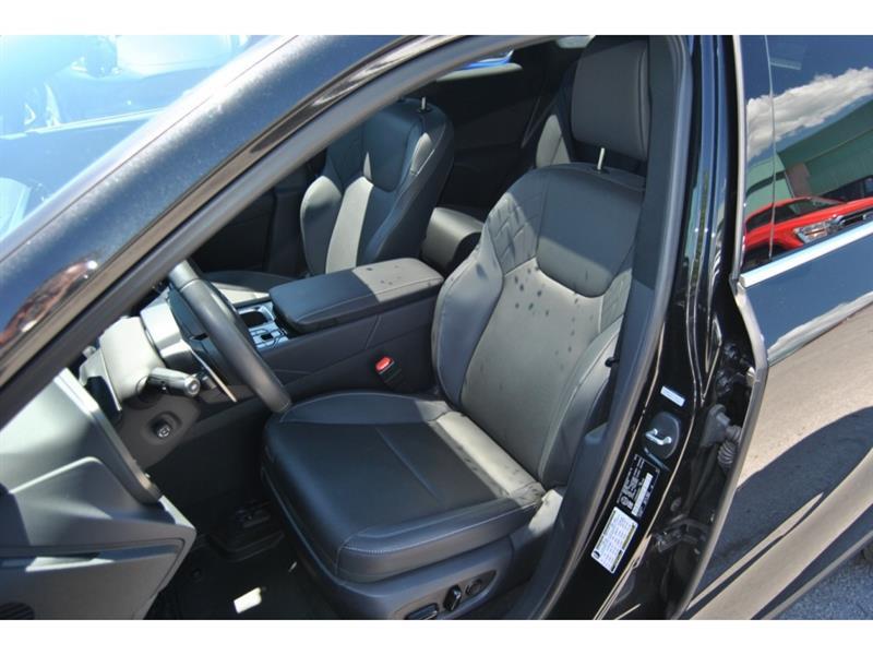 2023 Lexus RX - Image 9
