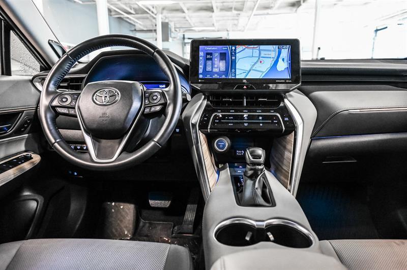2022 Toyota Venza - Image 2