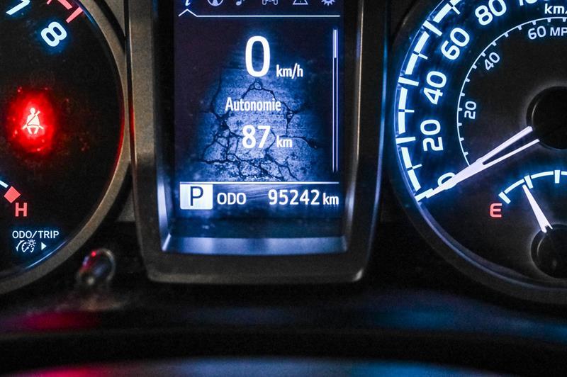 2020 Toyota Tacoma - Image 26
