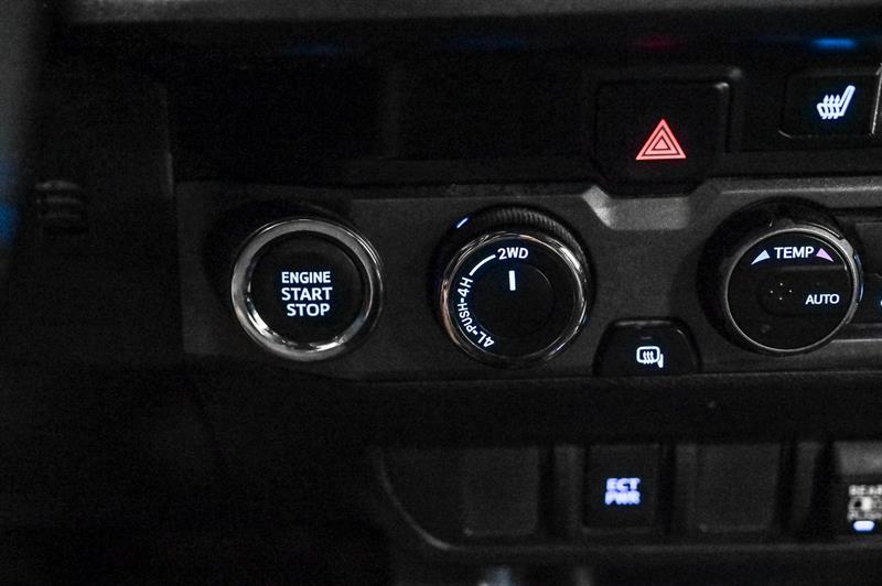 2020 Toyota Tacoma - Image 28