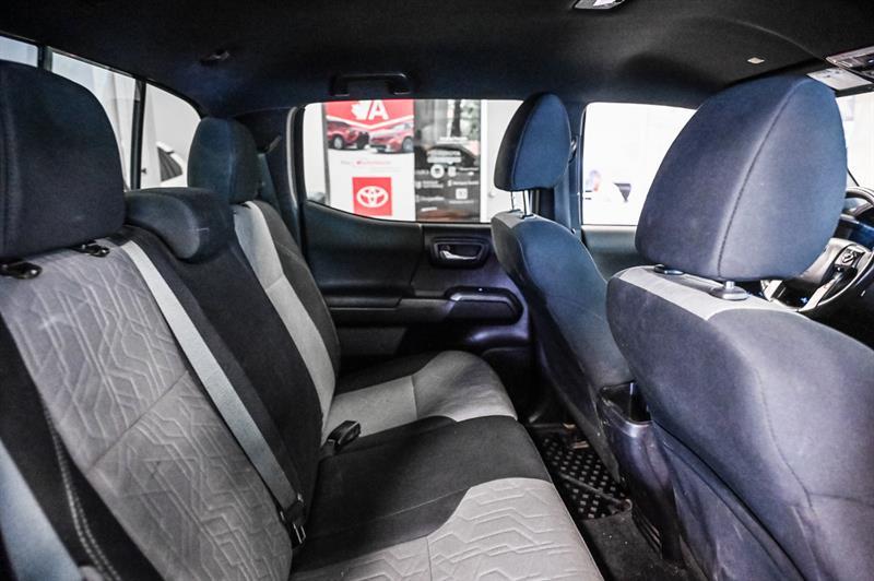 2020 Toyota Tacoma - Image 32