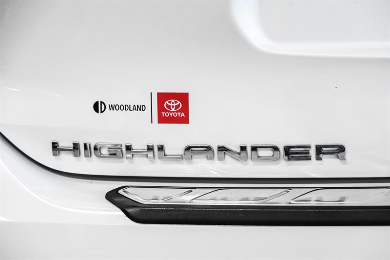 2023 Toyota Highlander - Image 12