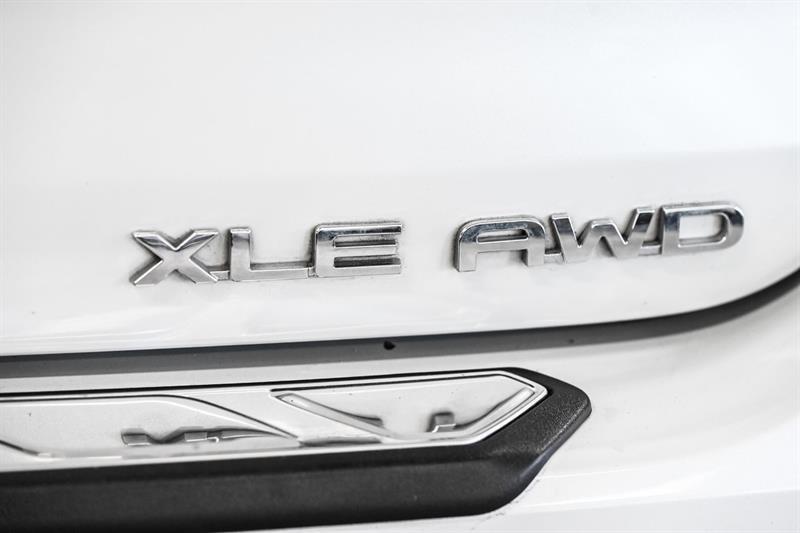 2023 Toyota Highlander - Image 14
