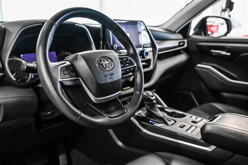 2023 Toyota Highlander - Image 16