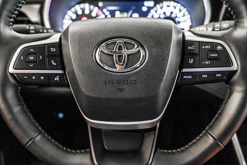 2023 Toyota Highlander - Image 22