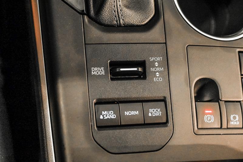2023 Toyota Highlander - Image 26