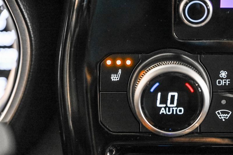 2023 Toyota Highlander - Image 30