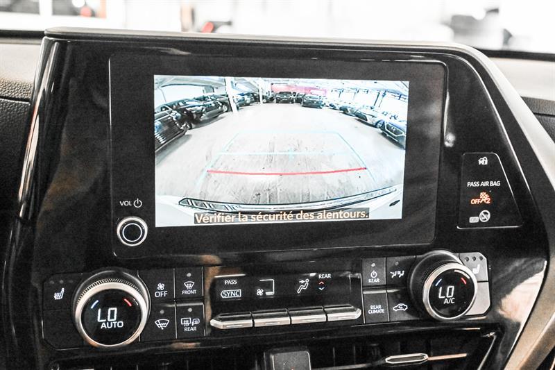 2023 Toyota Highlander - Image 32