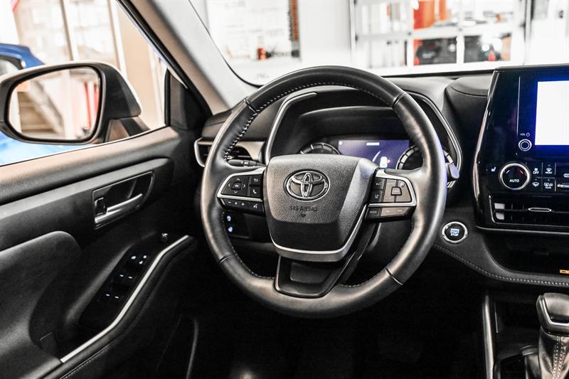2023 Toyota Highlander - Image 35