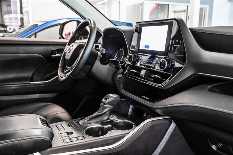 2023 Toyota Highlander - Image 36