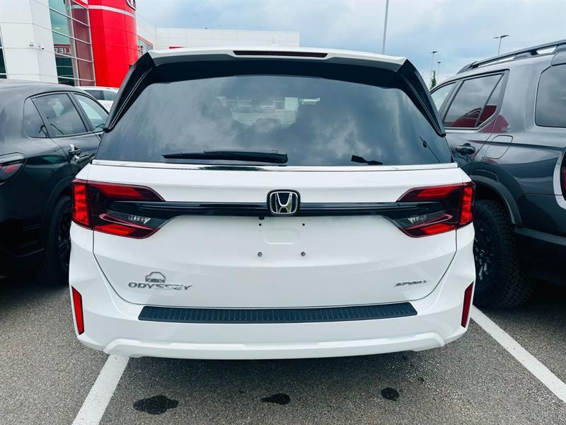 2025 Honda Odyssey - Image 4