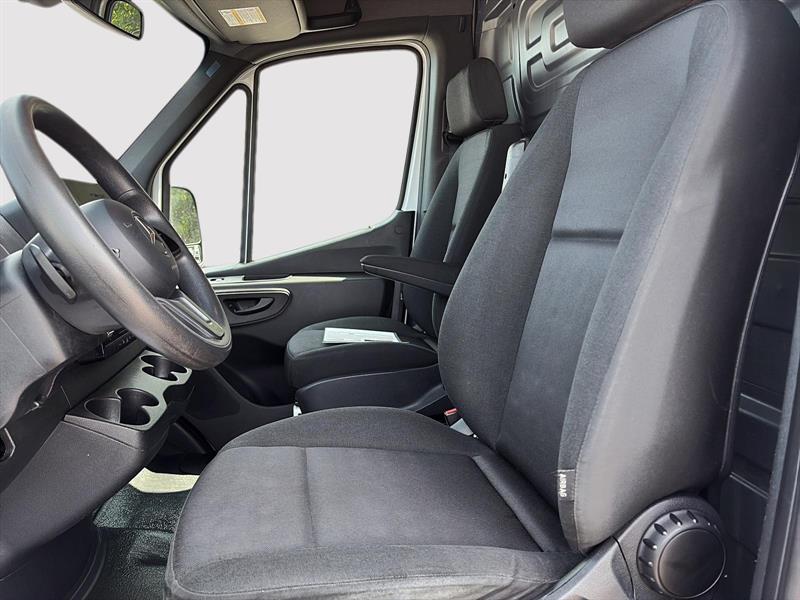 mercedes-benz Sprinter 2022 - 11