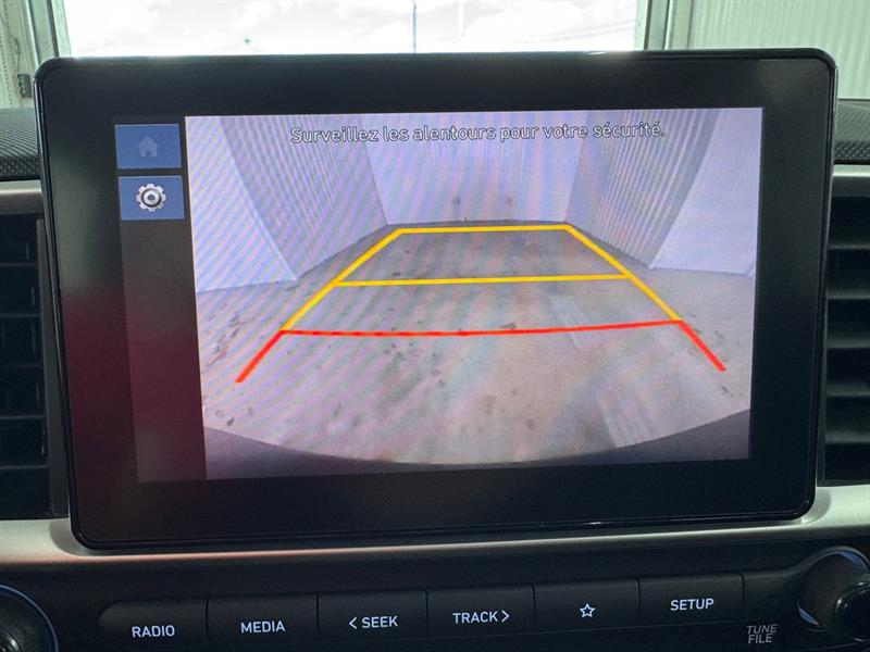 hyundai Venue 2023 - 25