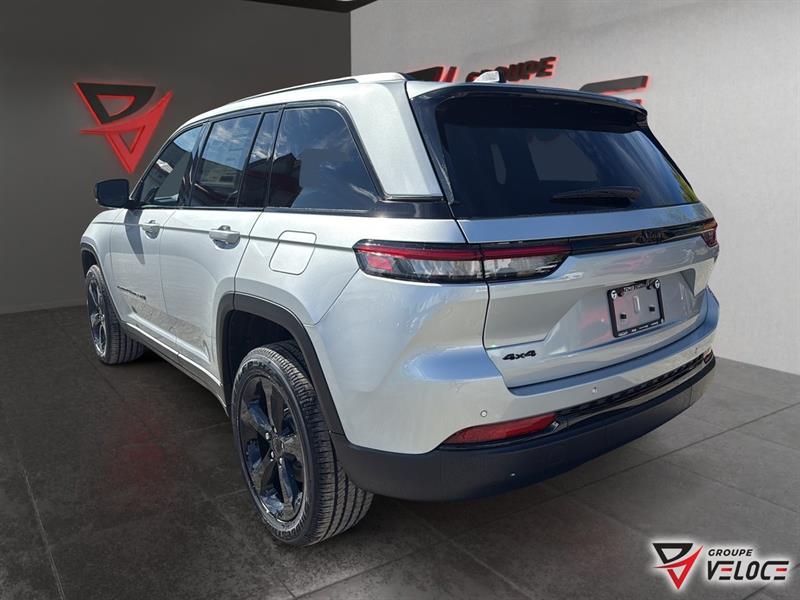 Jeep Grand Cherokee 4