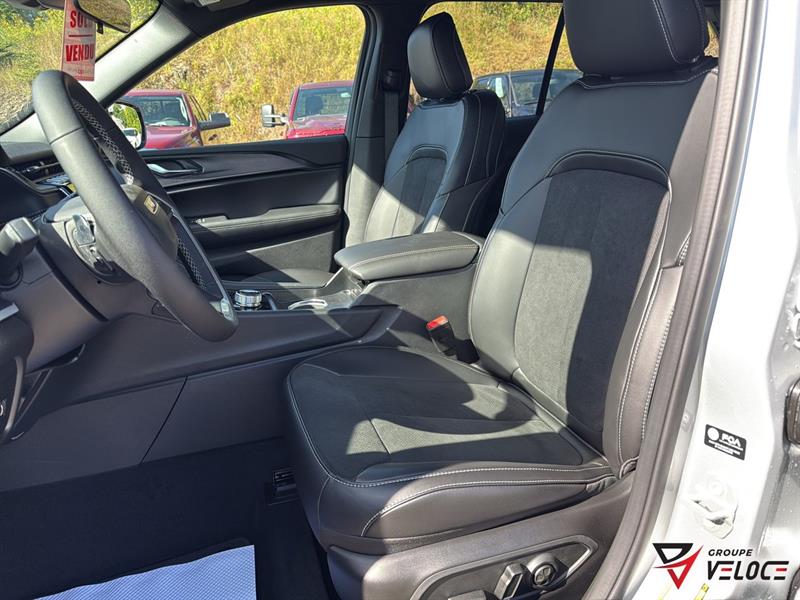 Jeep Grand Cherokee 8