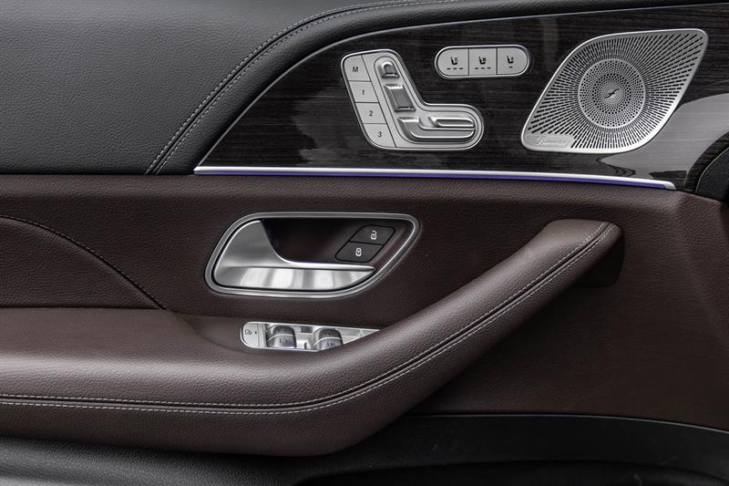 2023 Mercedes-Benz GLS - Image 9