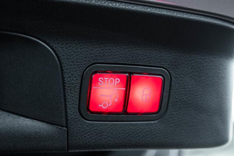 2023 Mercedes-Benz GLC - Image 20