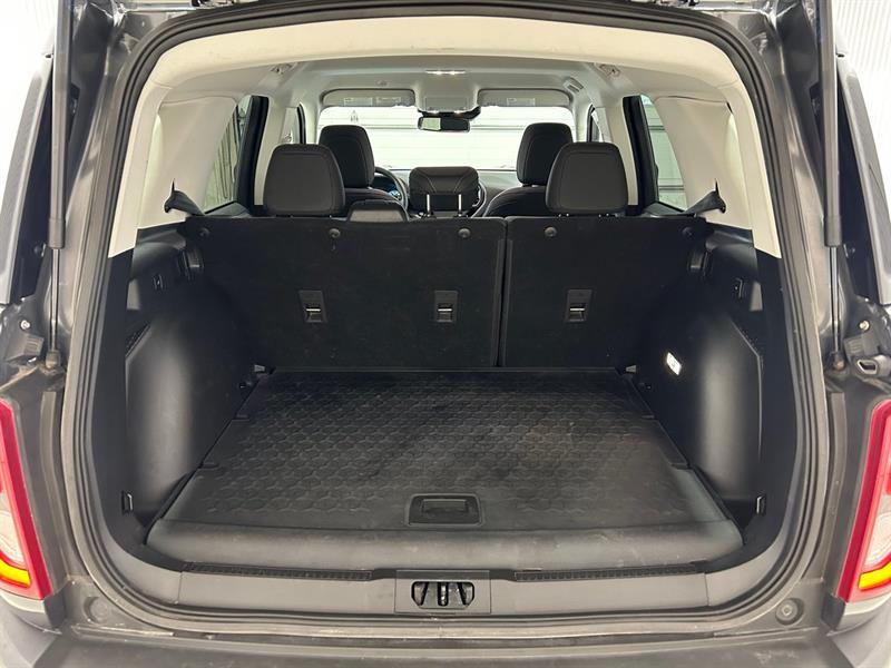 2022 Ford Bronco - Image 19