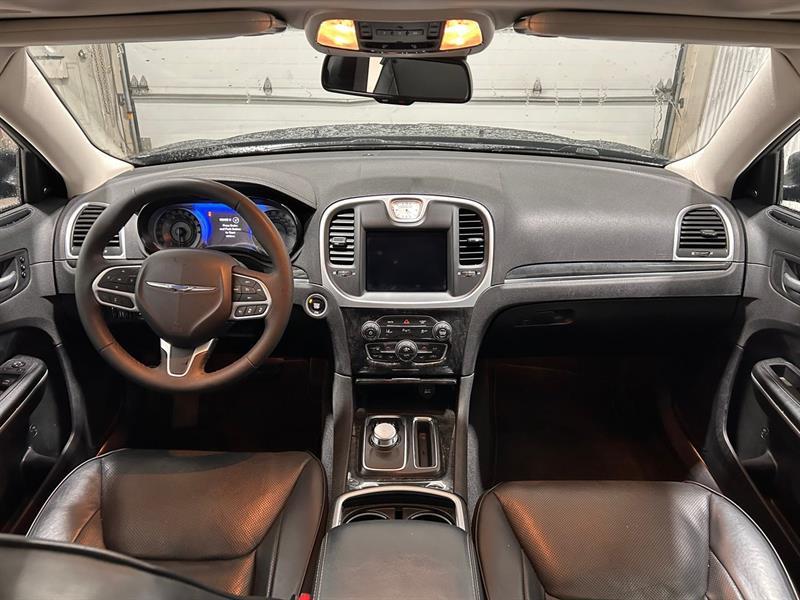 2023 Chrysler 300 - Image 17