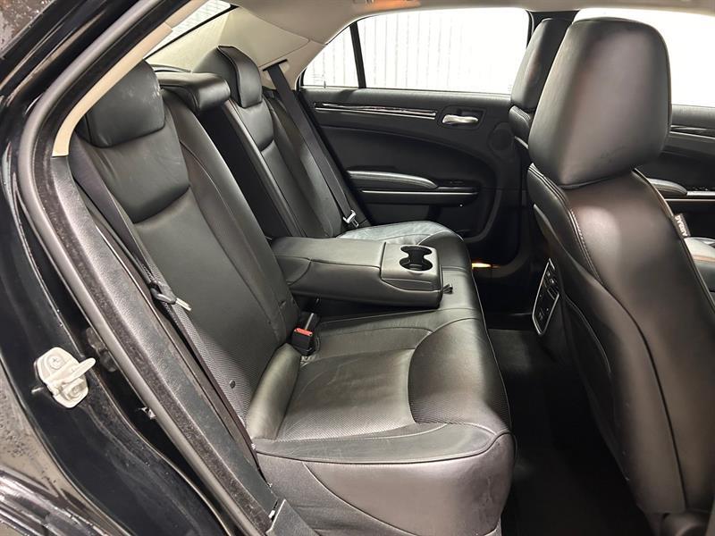 2023 Chrysler 300 - Image 18