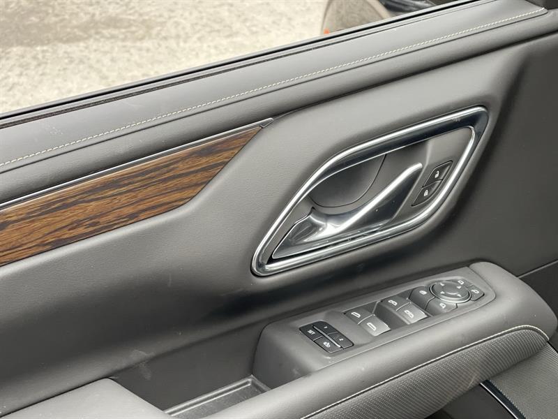 Chevrolet Suburban 21