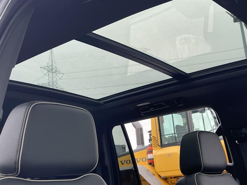 Chevrolet Suburban 29